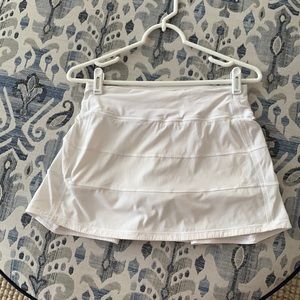 Lululemon white pace skirt 2T